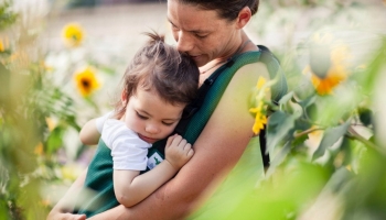 Babywearing: 6 vantaggi per i genitori